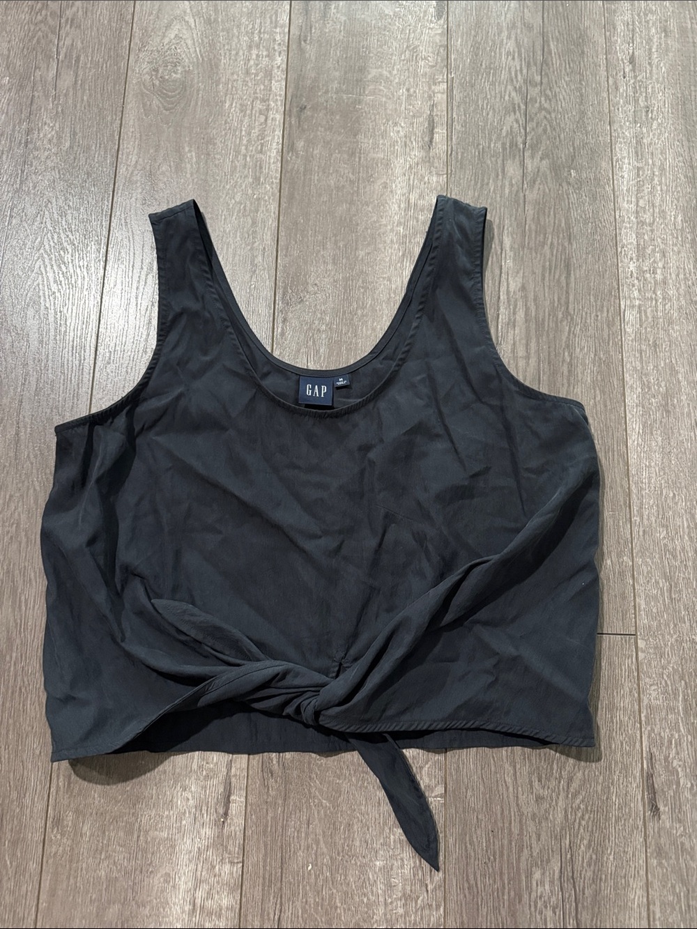 Gap black cropped tie front tencel top M